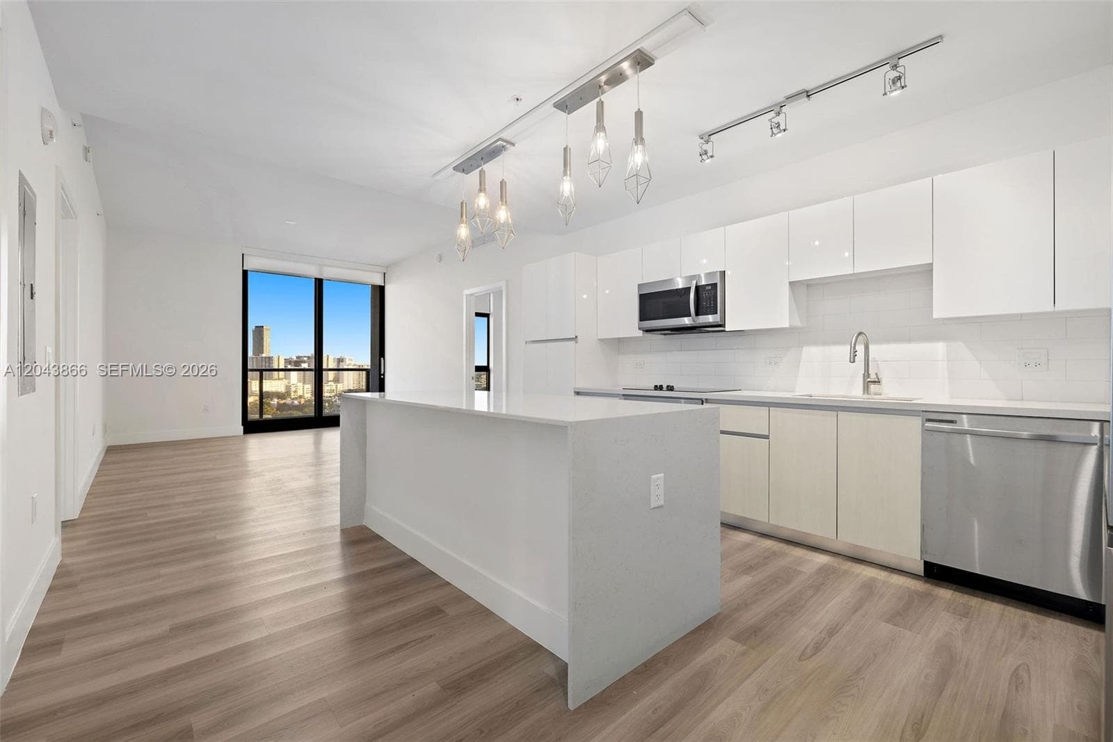 101 Diplomat Pkwy 2304 photo 9