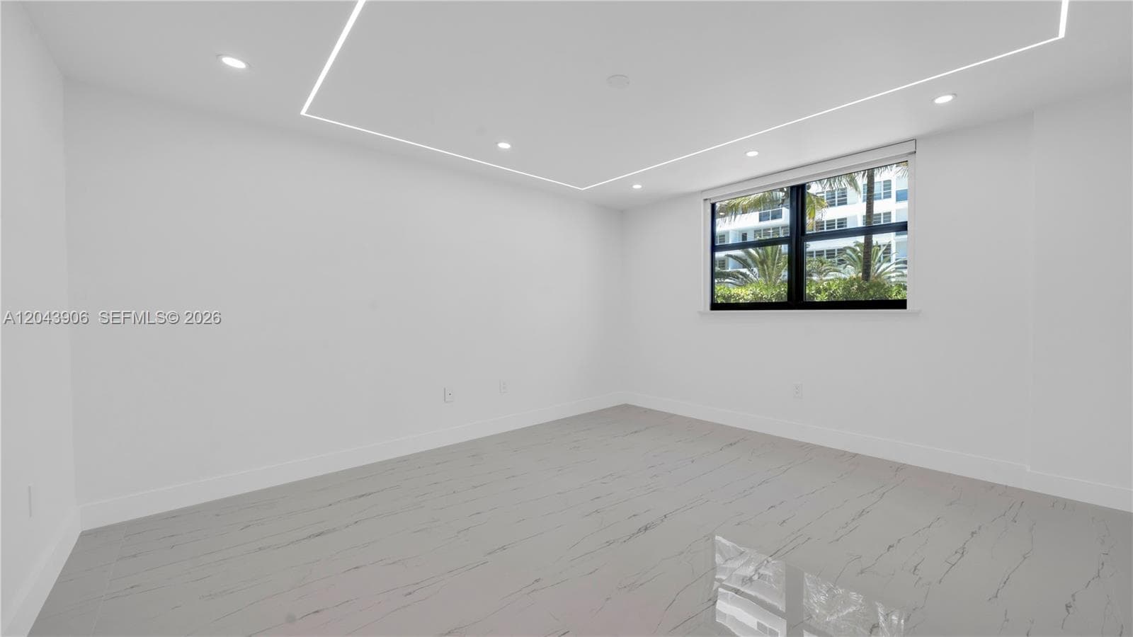 1623 Collins Ave 415 photo 23