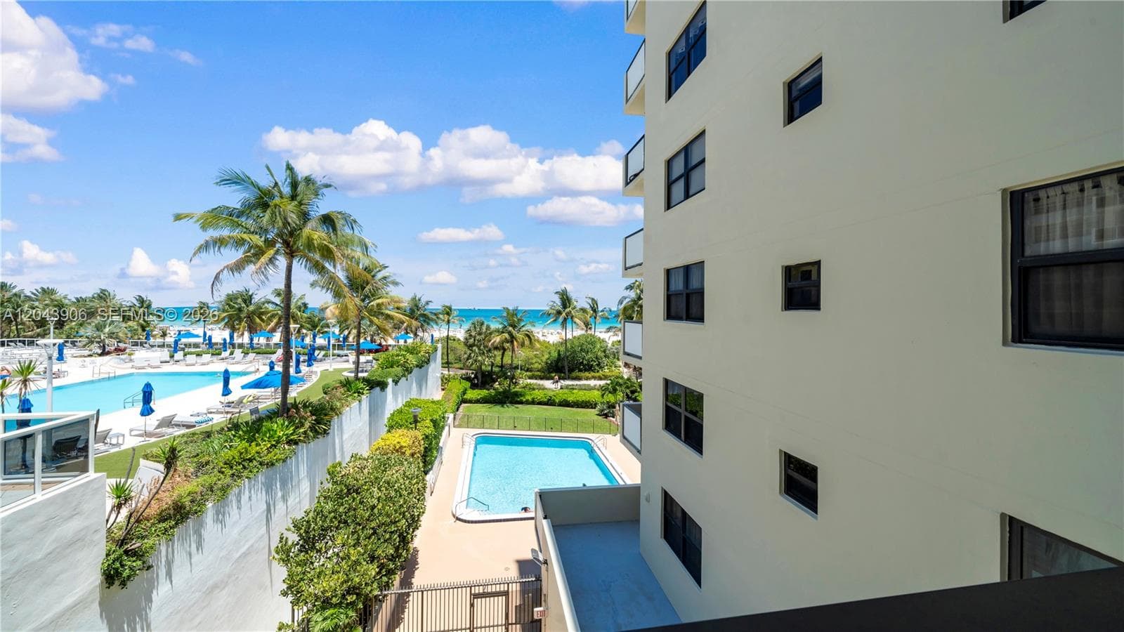 1623 Collins Ave 415 photo 2