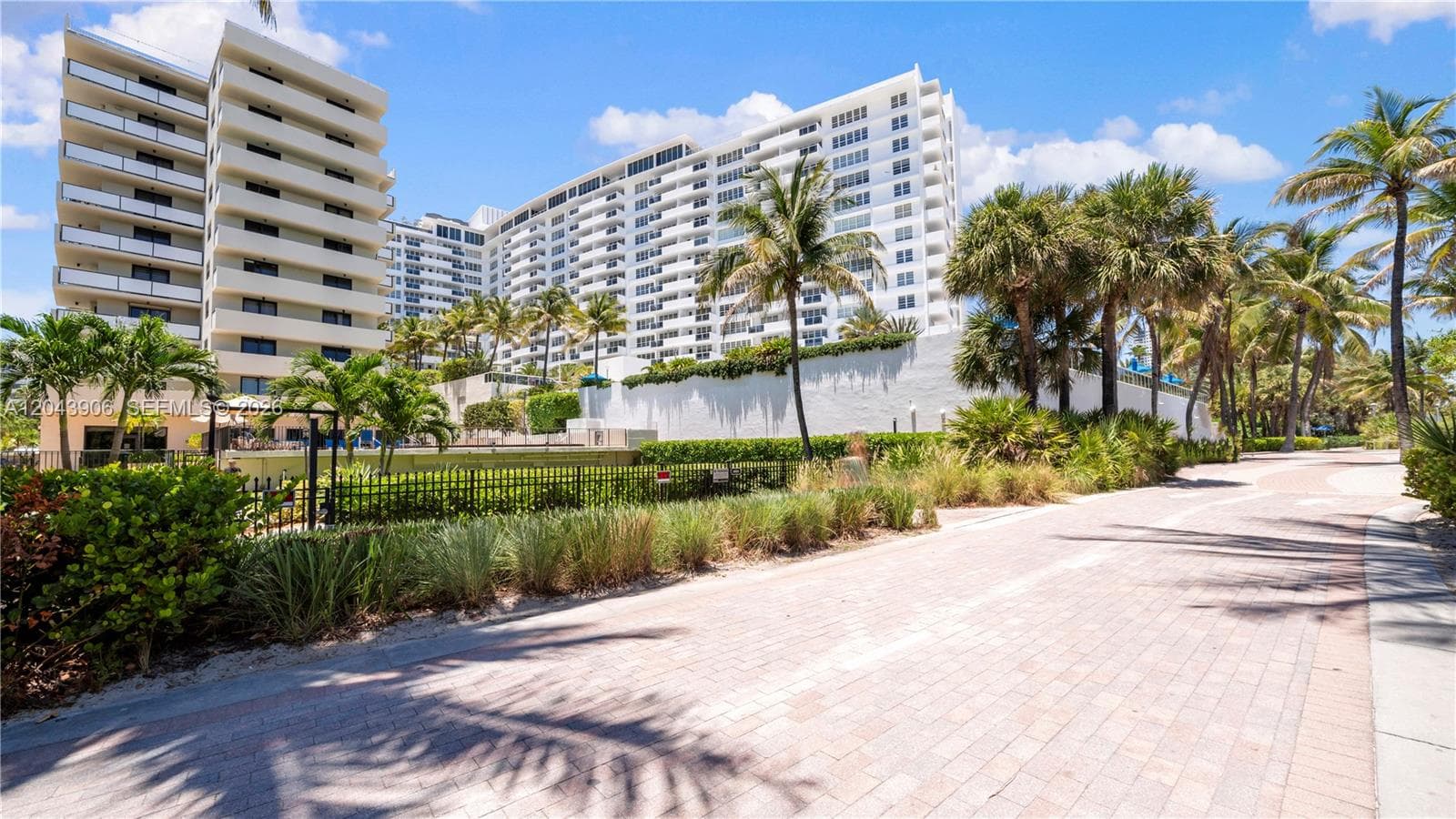 1623 Collins Ave 415 photo 7