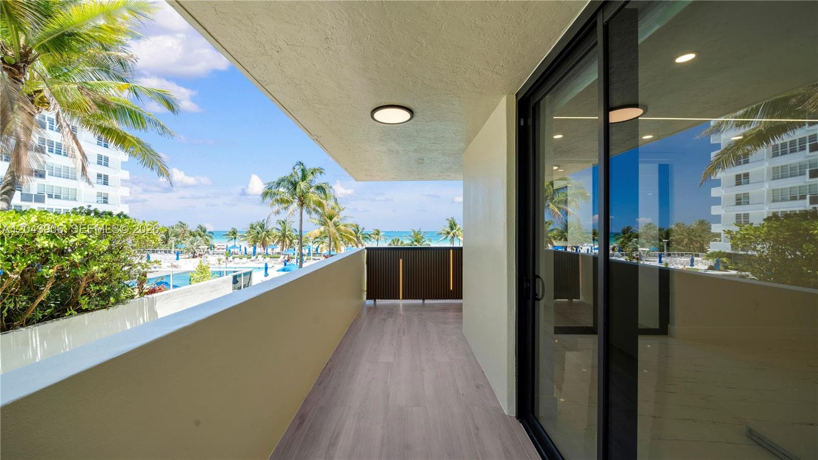1623 Collins Ave 415 photo 3