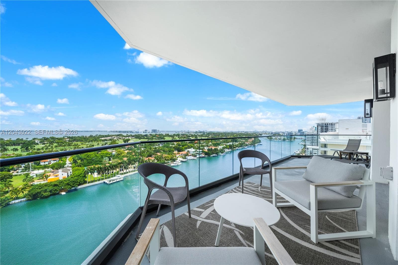 5500 Collins Ave 1902 photo 5