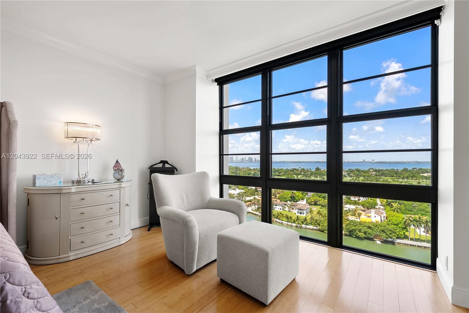 5500 Collins Ave 1902 photo 19
