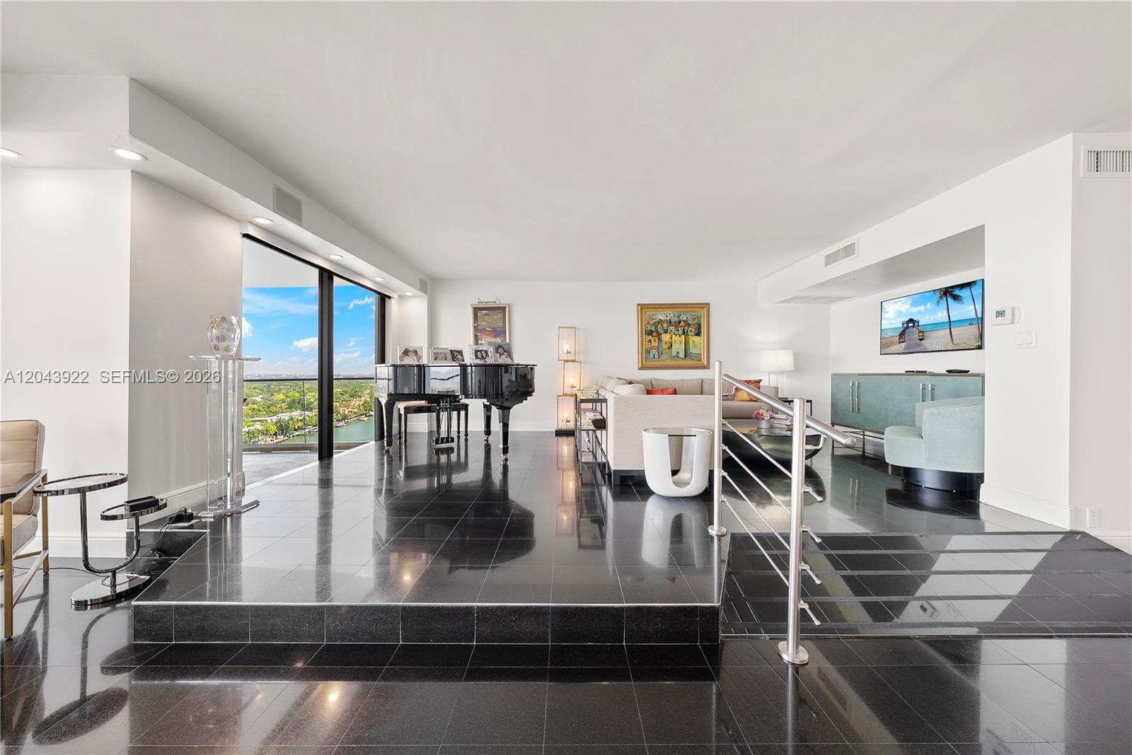 5500 Collins Ave 1902 photo 8