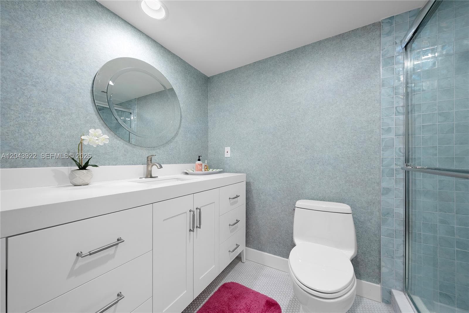 5500 Collins Ave 1902 photo 25
