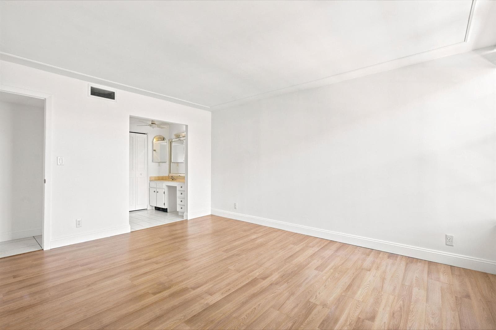 8 Royal Palm Way 3020 photo 23