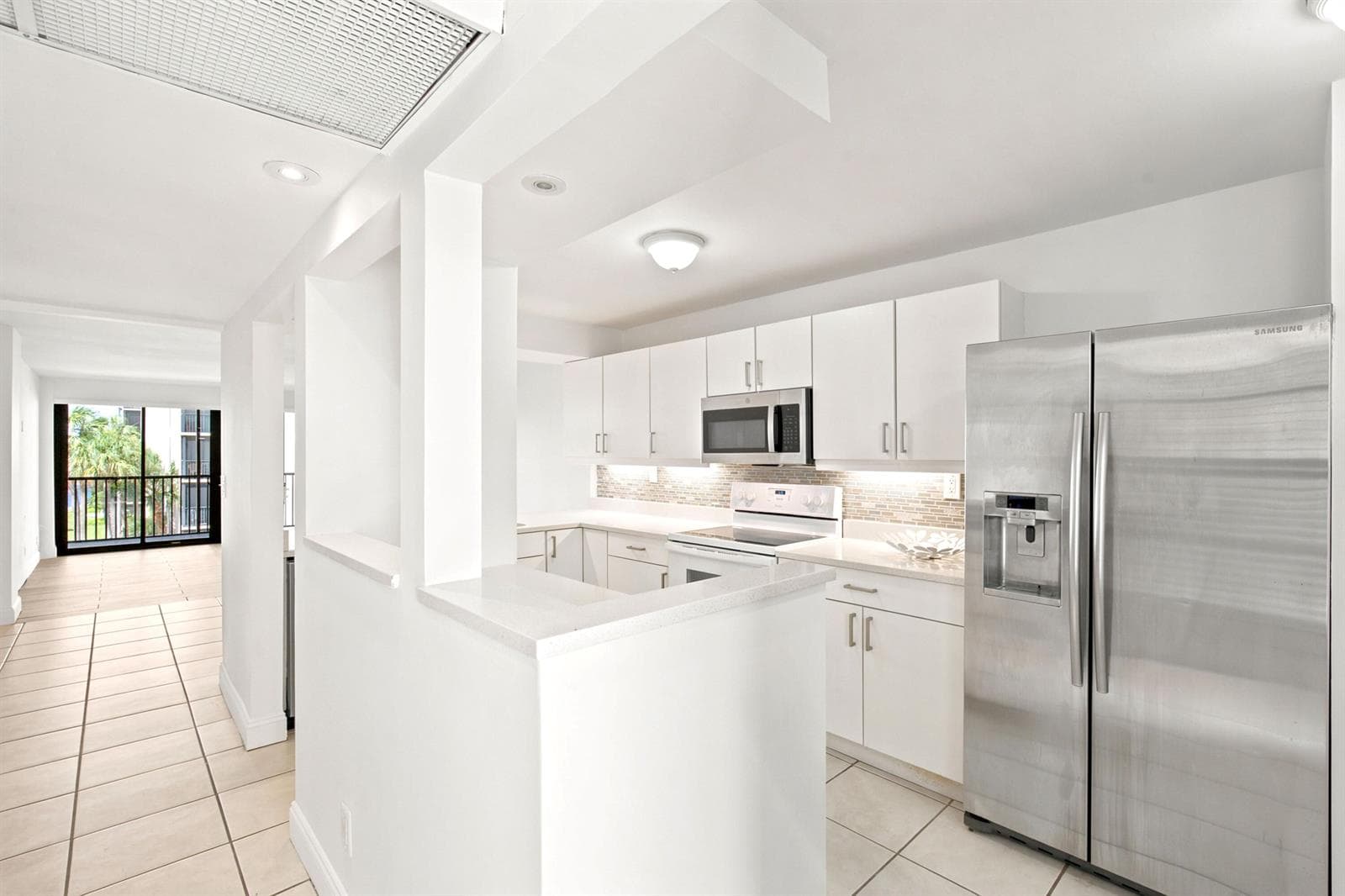 8 Royal Palm Way 3020 photo 6