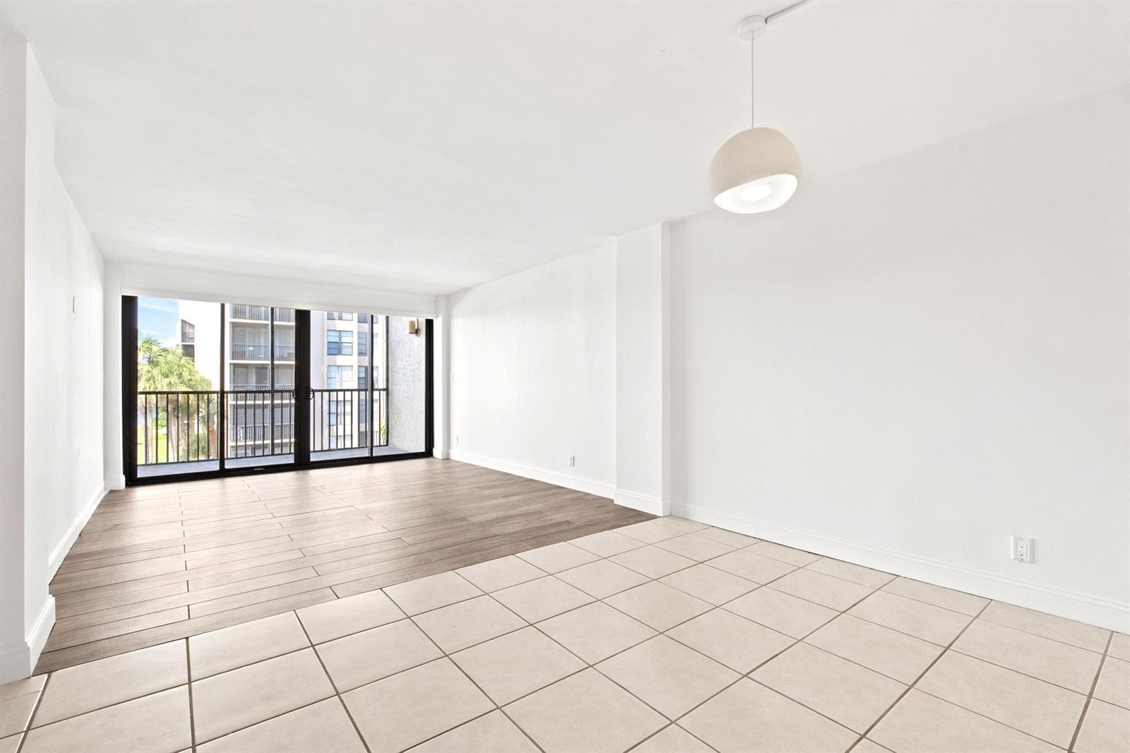 8 Royal Palm Way 3020 photo 13