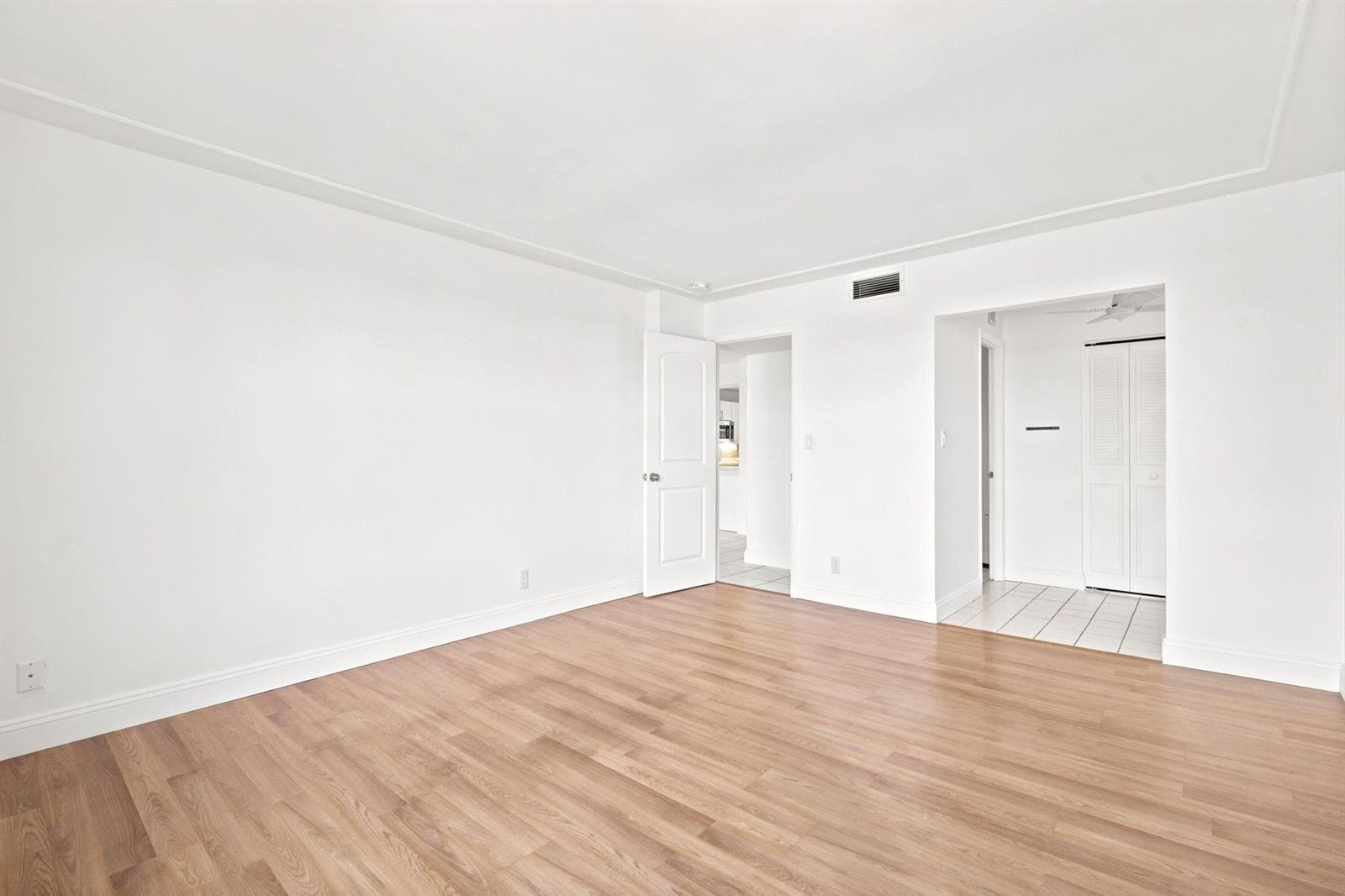 8 Royal Palm Way 3020 photo 24