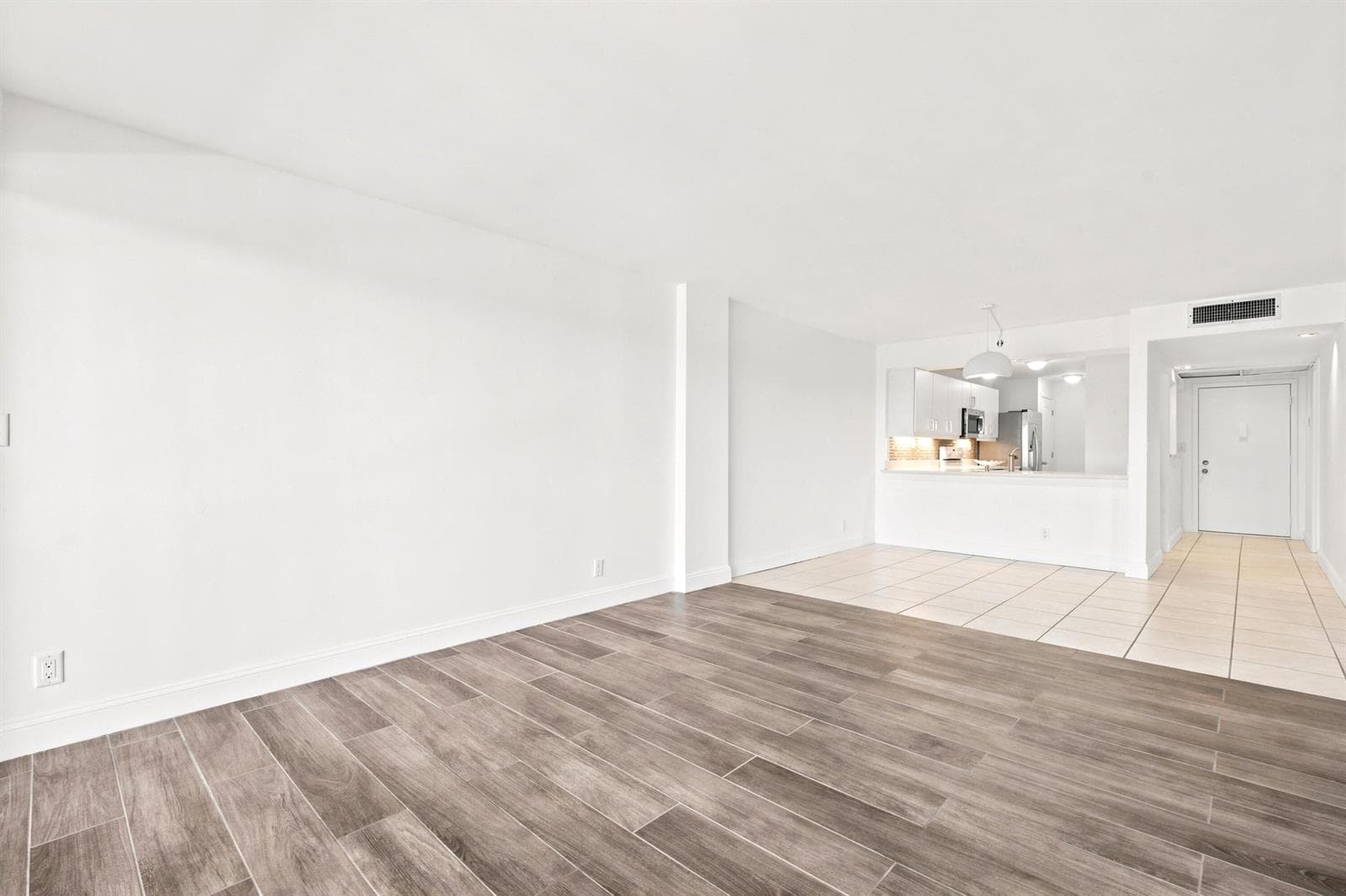 8 Royal Palm Way 3020 photo 18