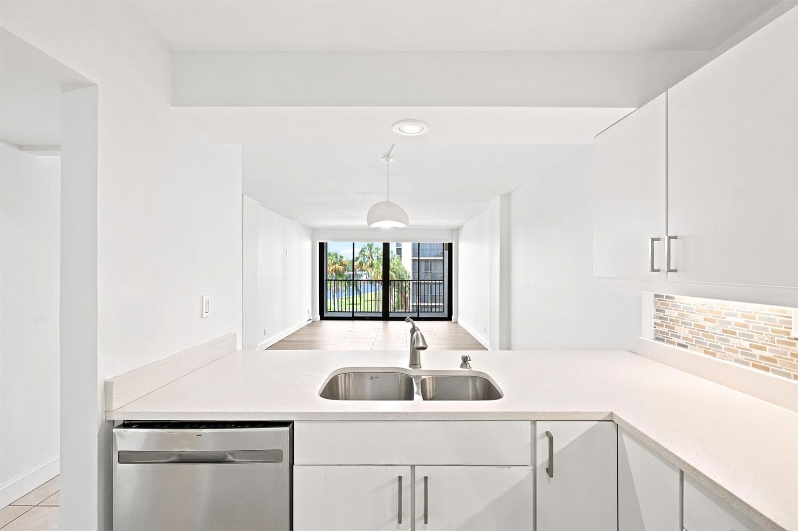 8 Royal Palm Way 3020 photo 11