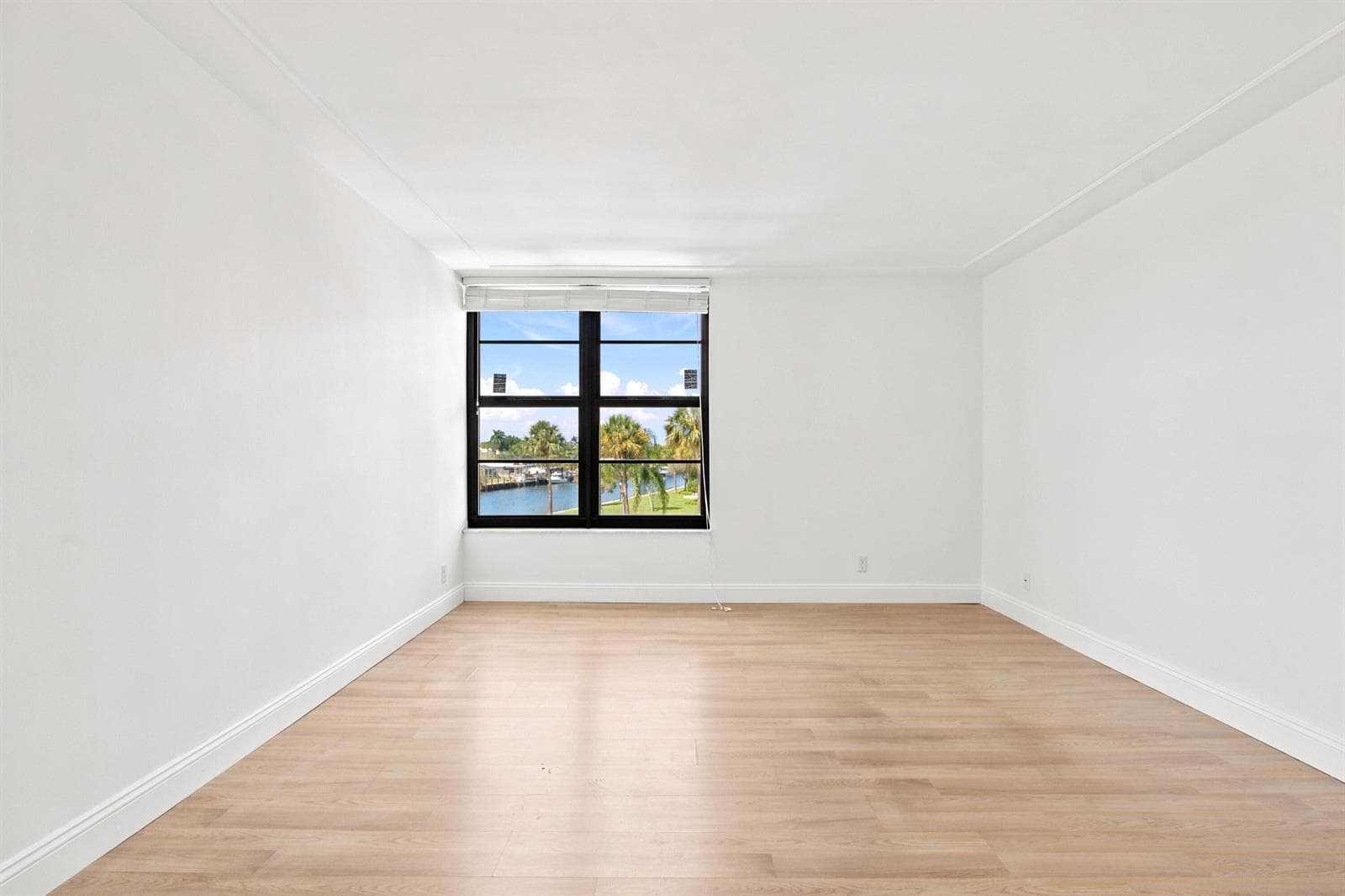 8 Royal Palm Way 3020 photo 25