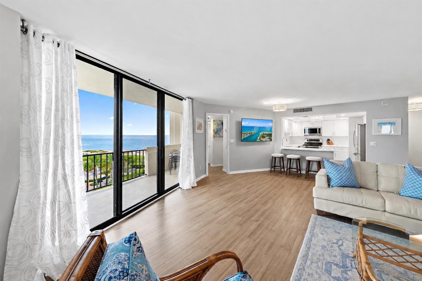 2800 N Ocean Drive B-7c photo 2