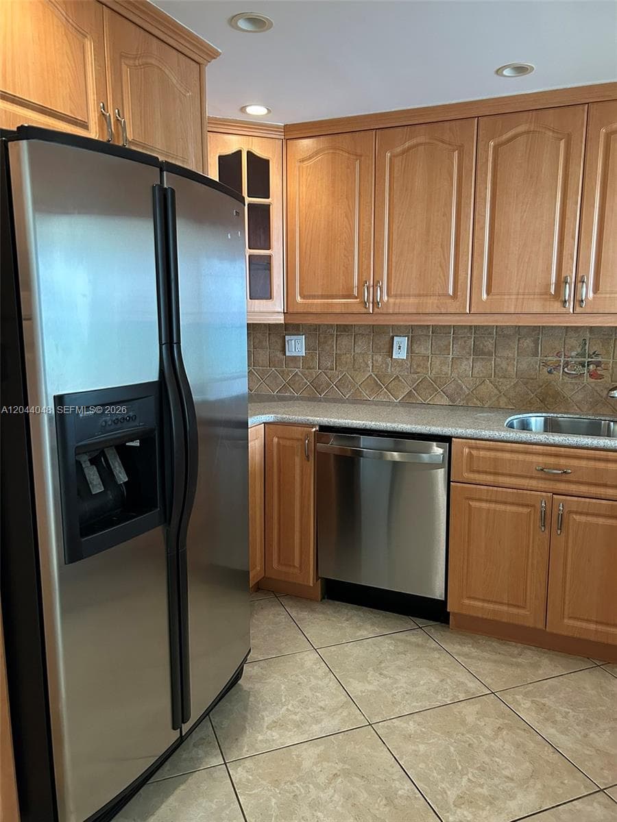 2625 Collins Ave 1805 photo 9