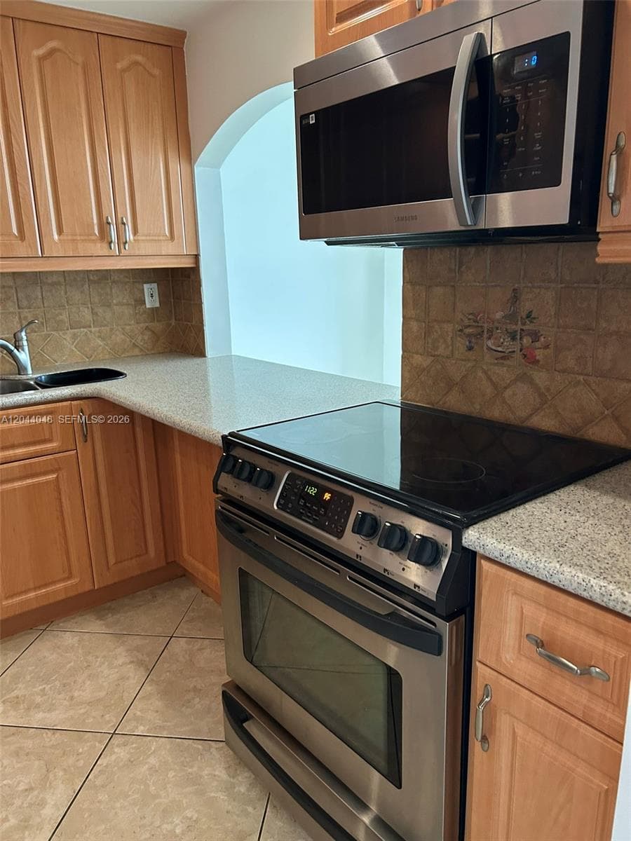 2625 Collins Ave 1805 photo 8
