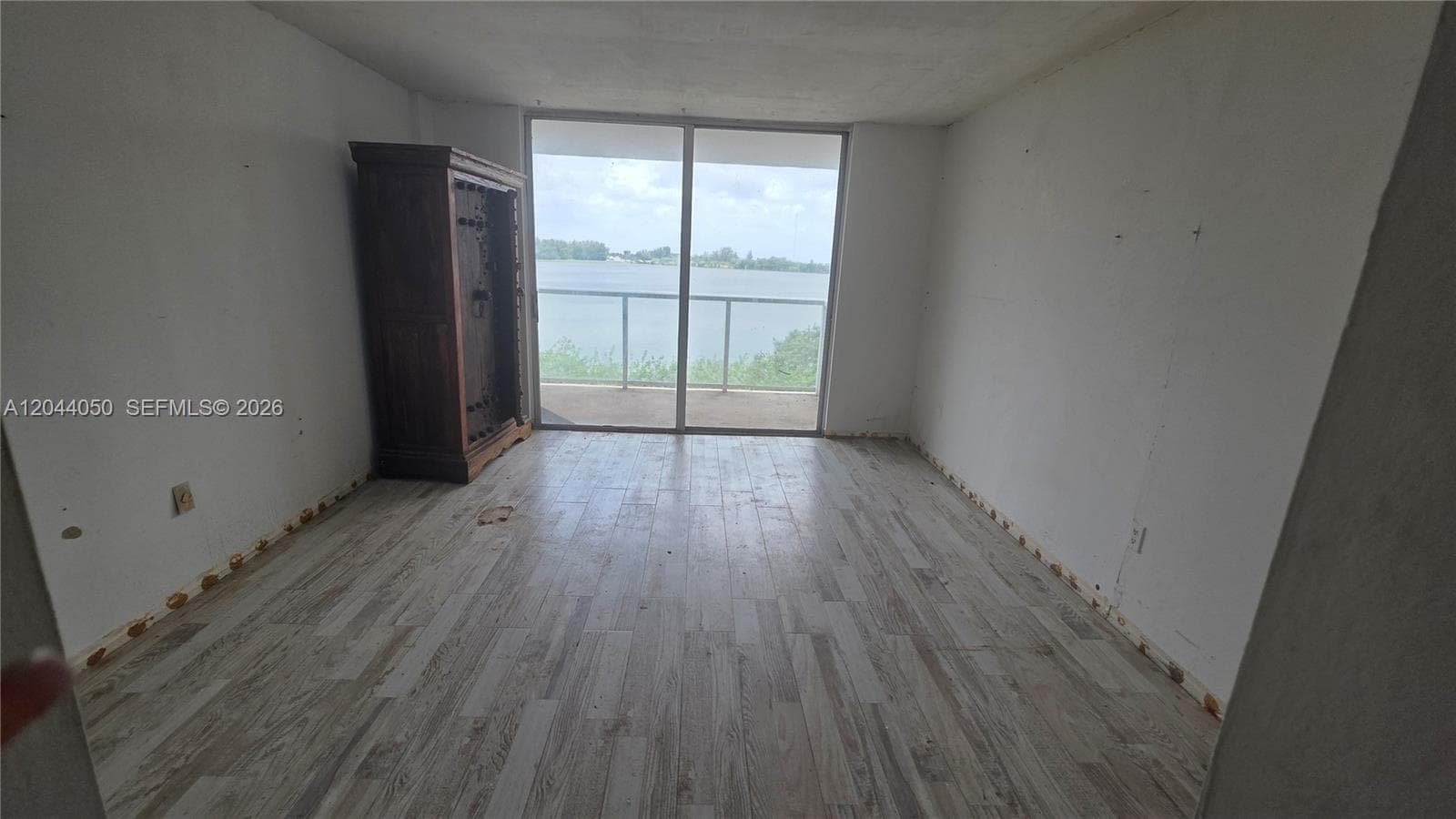 1301 NE Miami Gardens Dr 322W photo 1