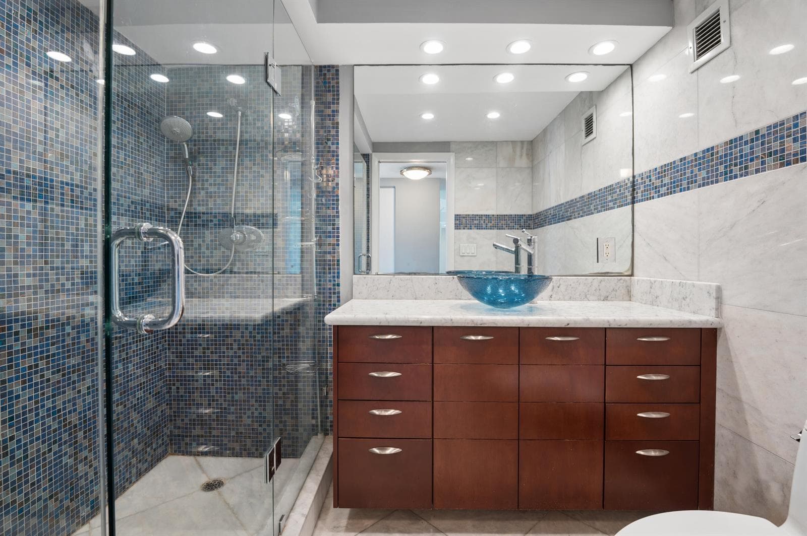 2100 S Ocean Lane 703 photo 17