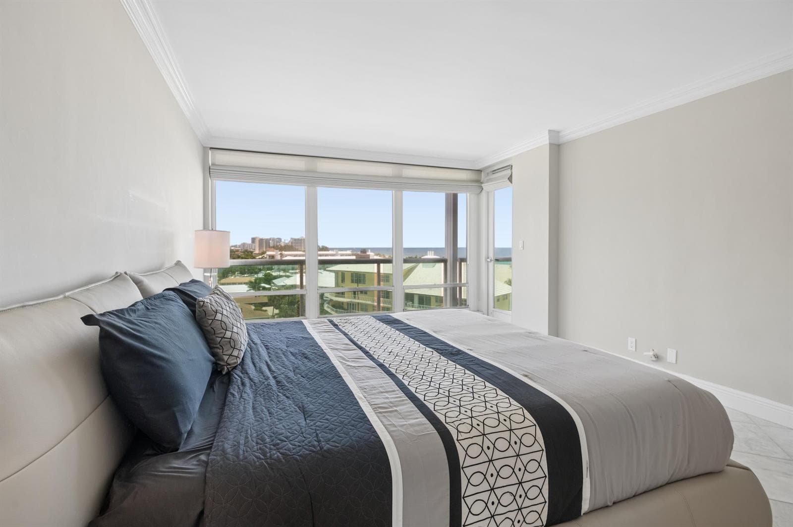 2100 S Ocean Lane 703 photo 12