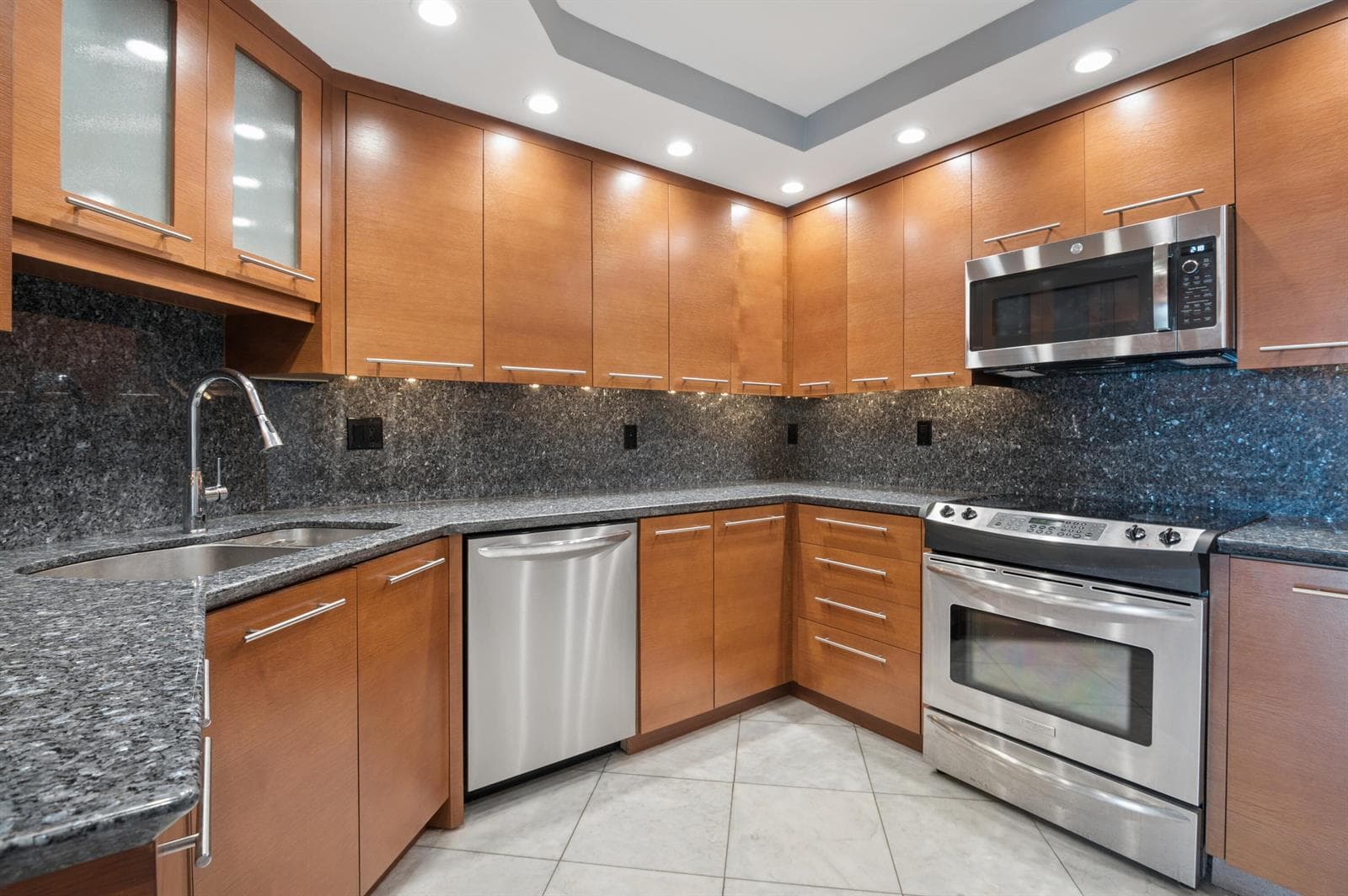 2100 S Ocean Lane 703 photo 9