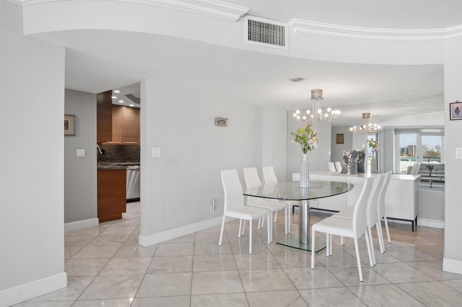 2100 S Ocean Lane 703 photo 8