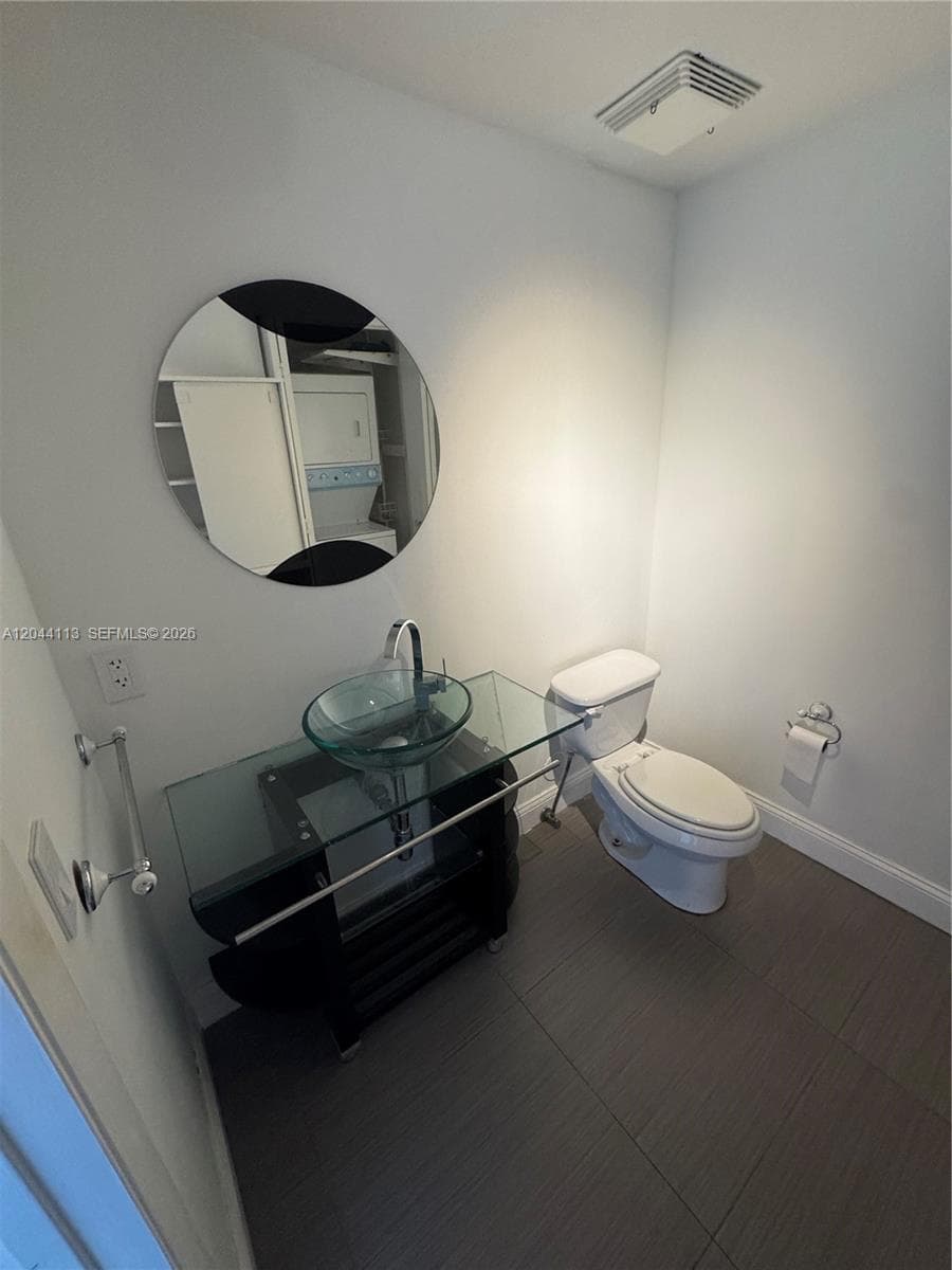 690 SW 1st Ct 1516 photo 6
