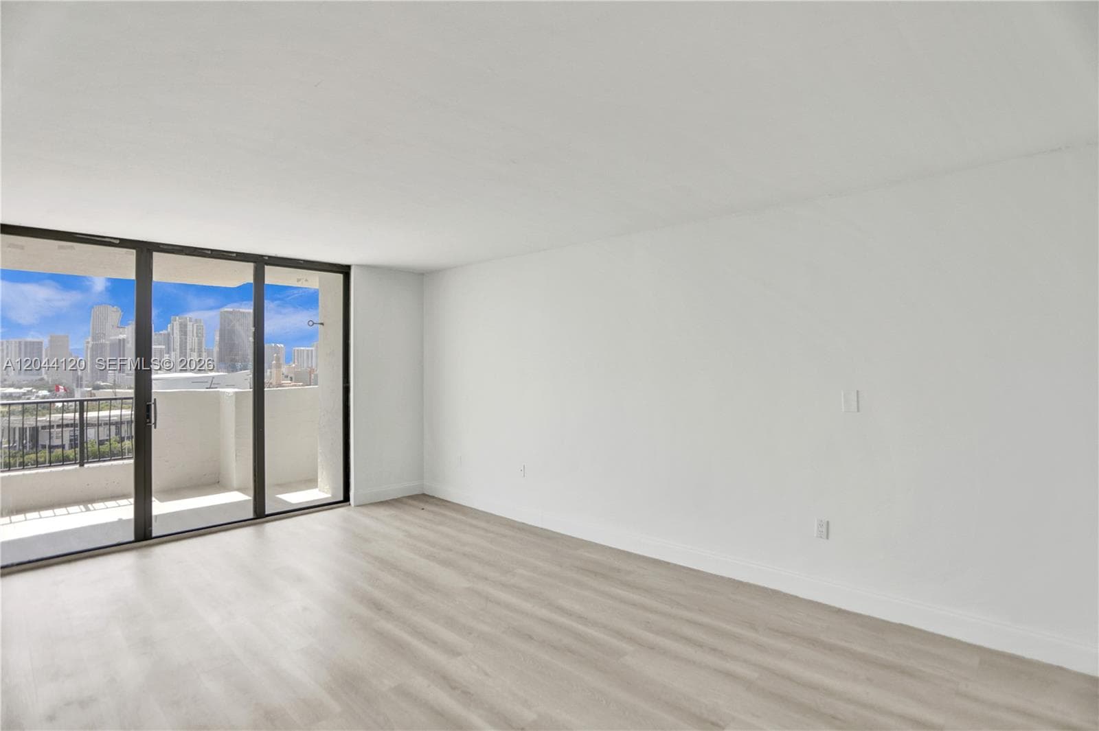 555 NE 15th St 20I photo 17