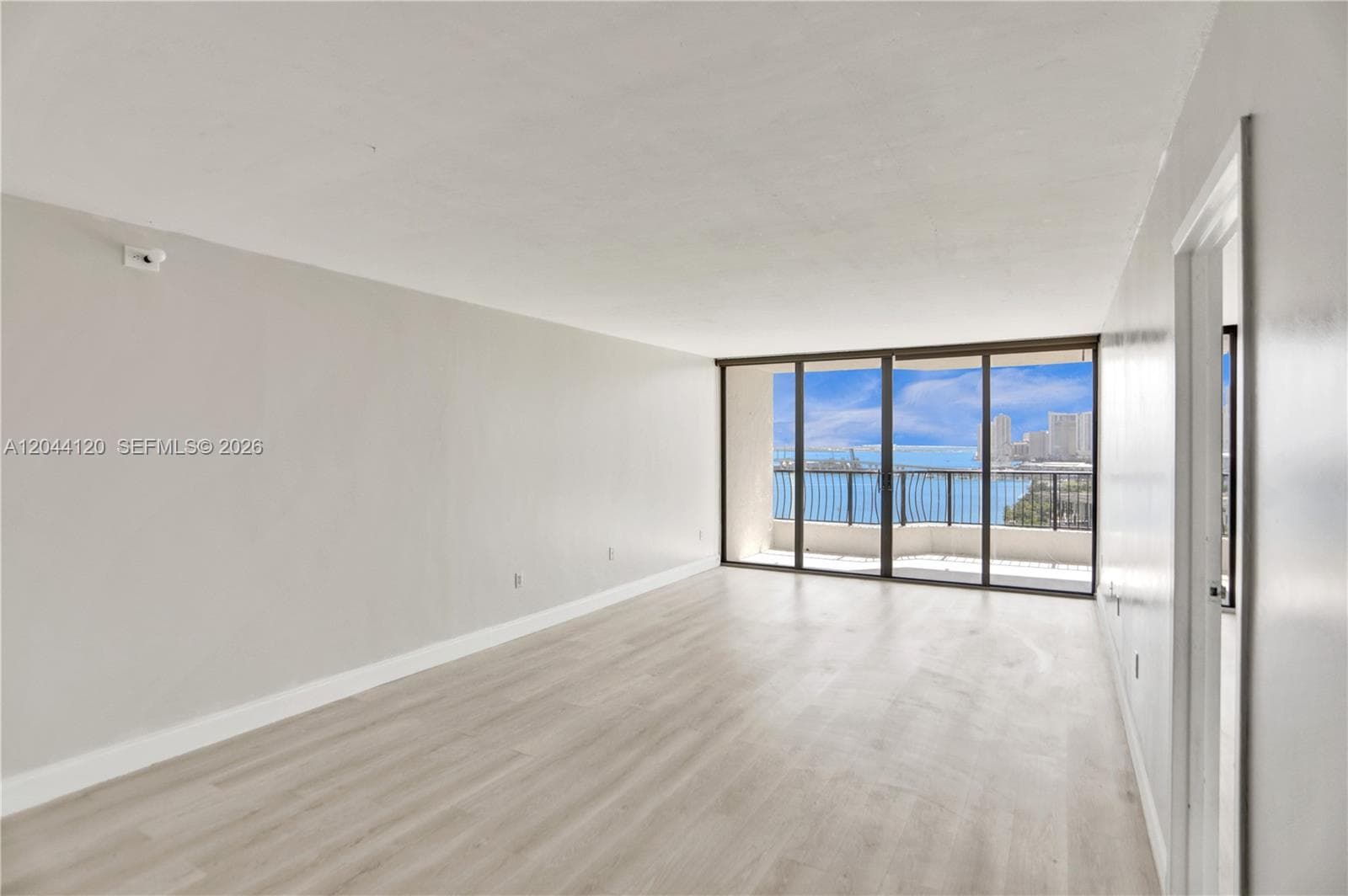 555 NE 15th St 20I photo 9