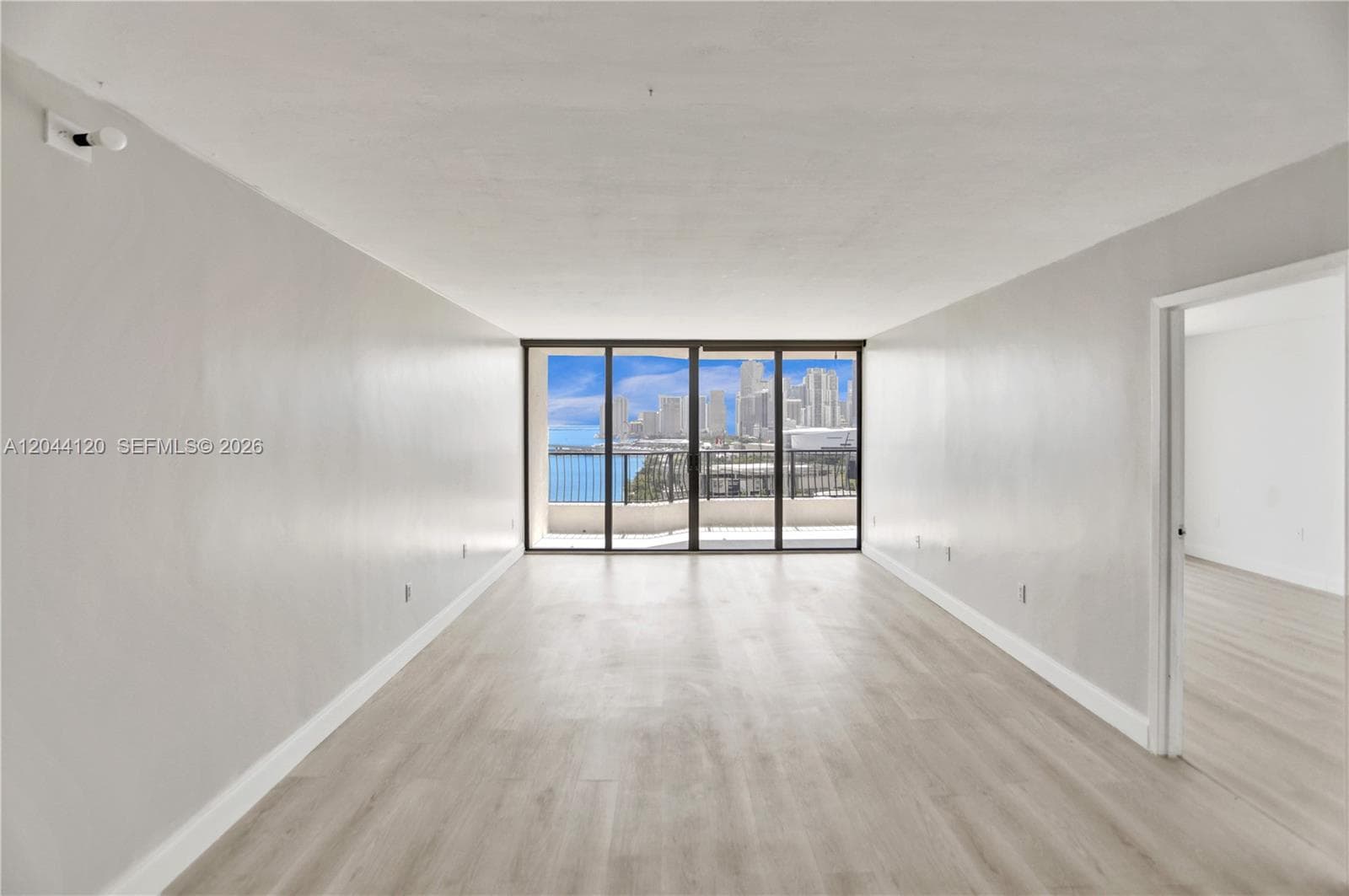 555 NE 15th St 20I photo 10