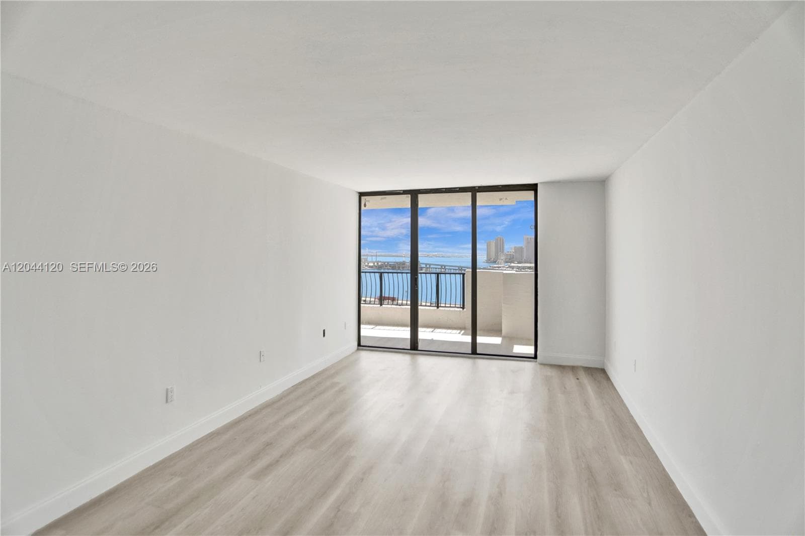 555 NE 15th St 20I photo 15