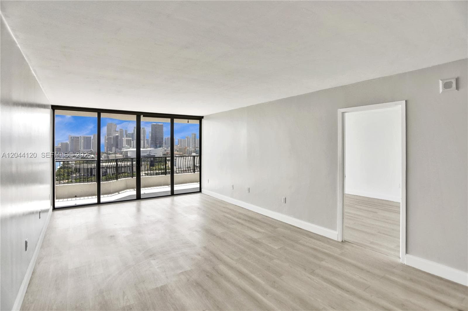 555 NE 15th St 20I photo 8