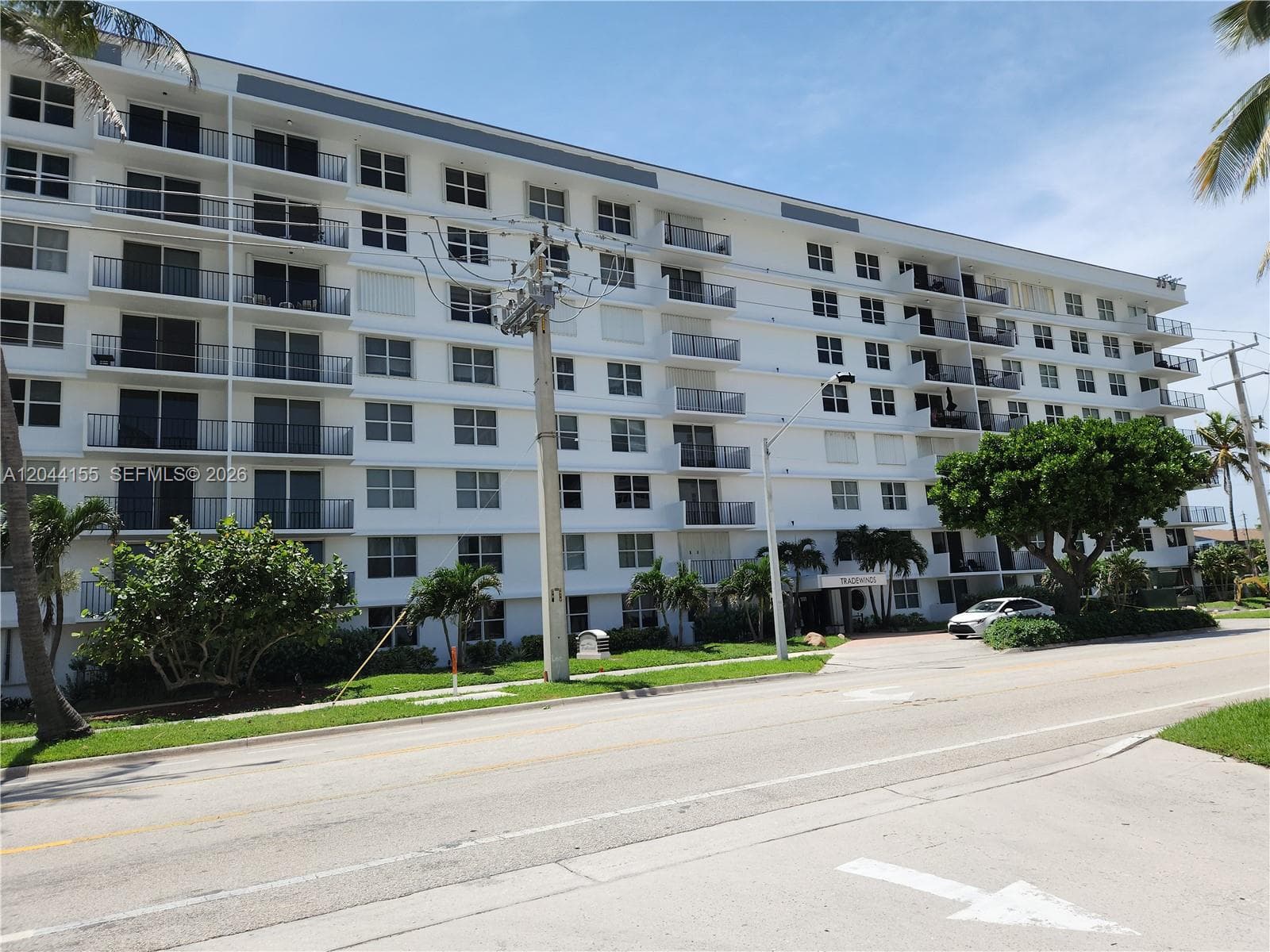 1009 N Ocean Blvd 411 photo 2