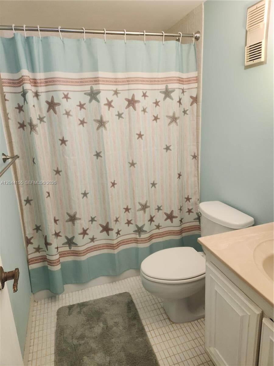 1009 N Ocean Blvd 411 photo 6