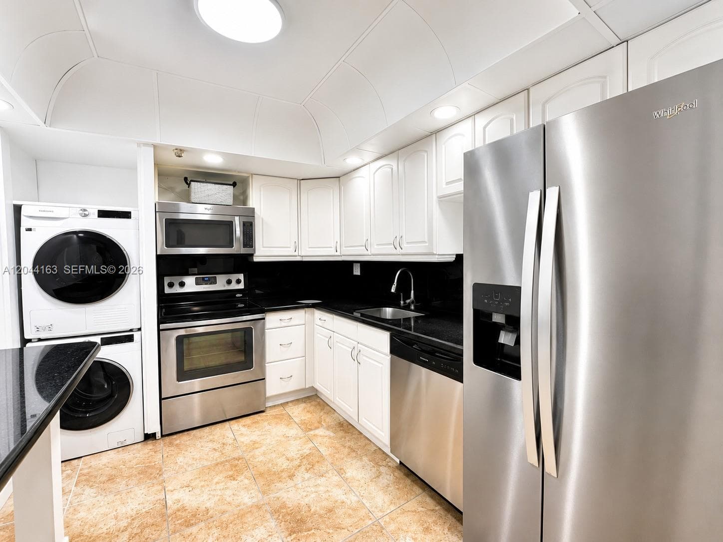 290 174th St 1207 photo 3