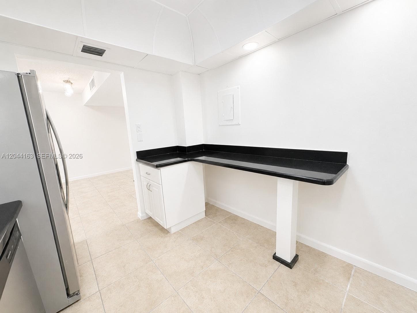 290 174th St 1207 photo 4