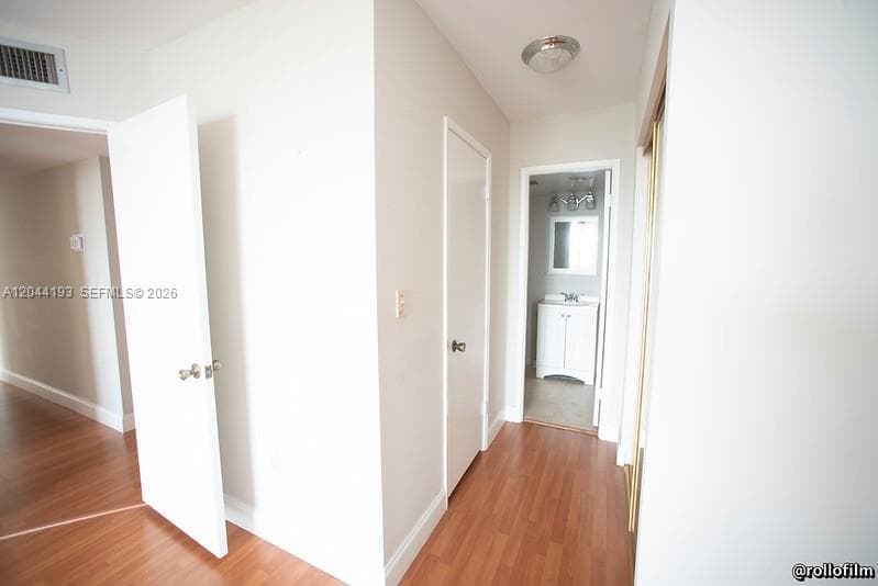 2801 NE 183rd St 709W photo 23