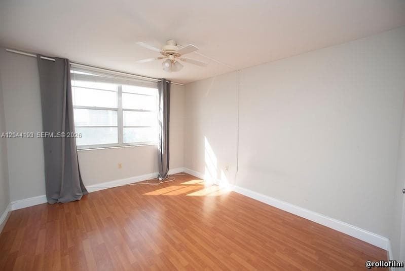 2801 NE 183rd St 709W photo 18