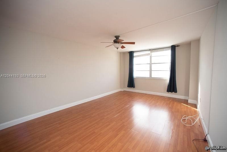 2801 NE 183rd St 709W photo 21