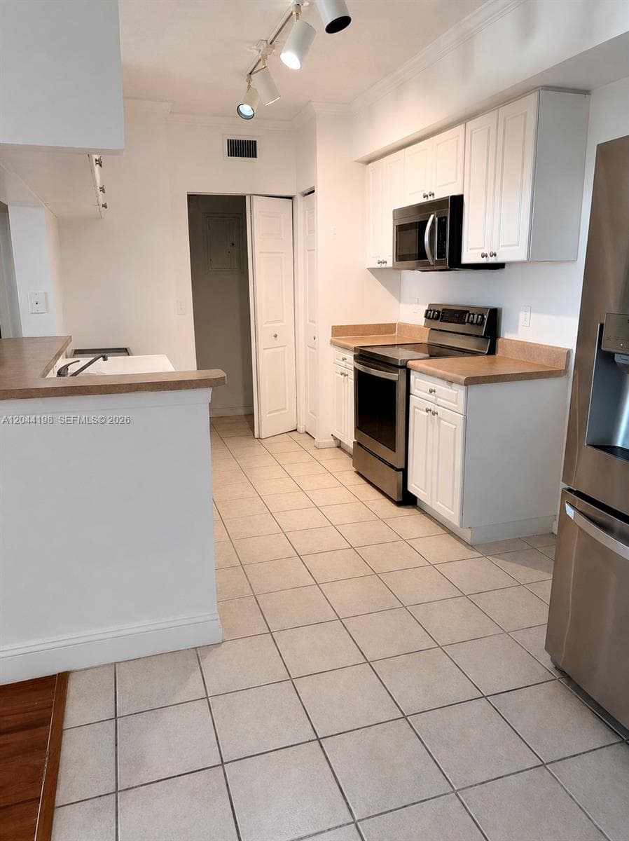 17145 N Bay Rd 4307 photo 6