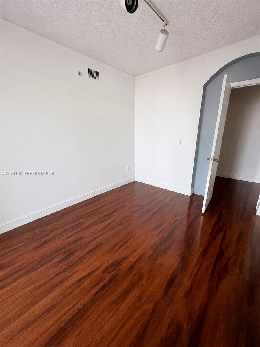 17145 N Bay Rd 4307 photo 17