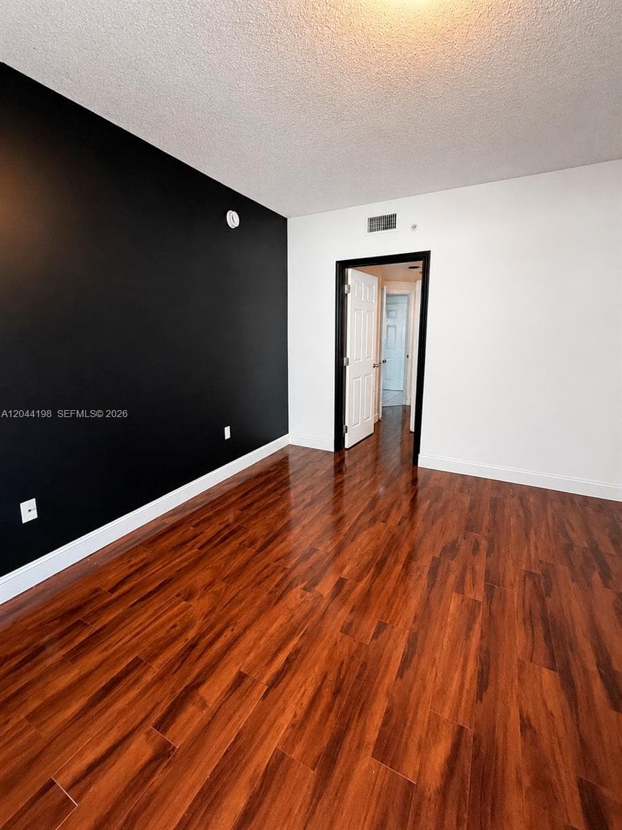 17145 N Bay Rd 4307 photo 12