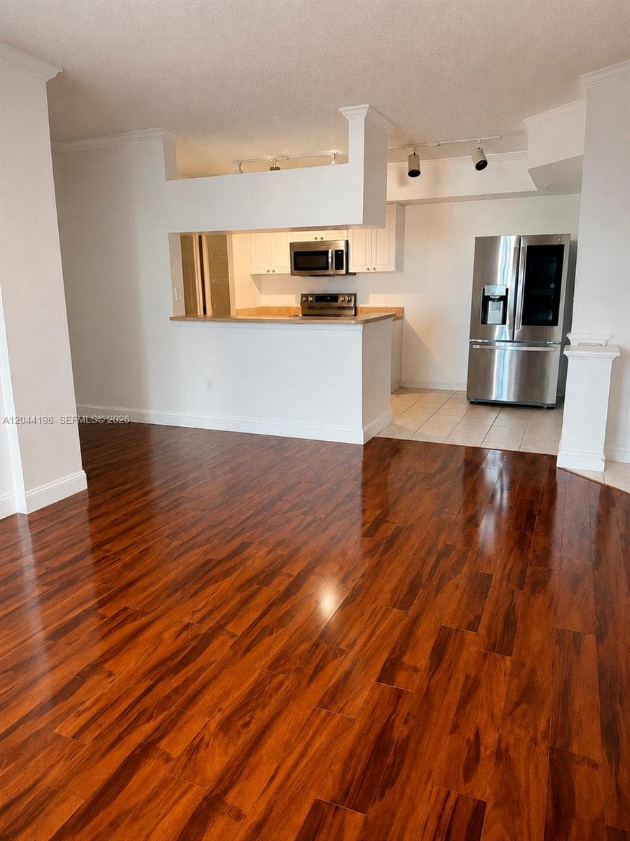 17145 N Bay Rd 4307 photo 14