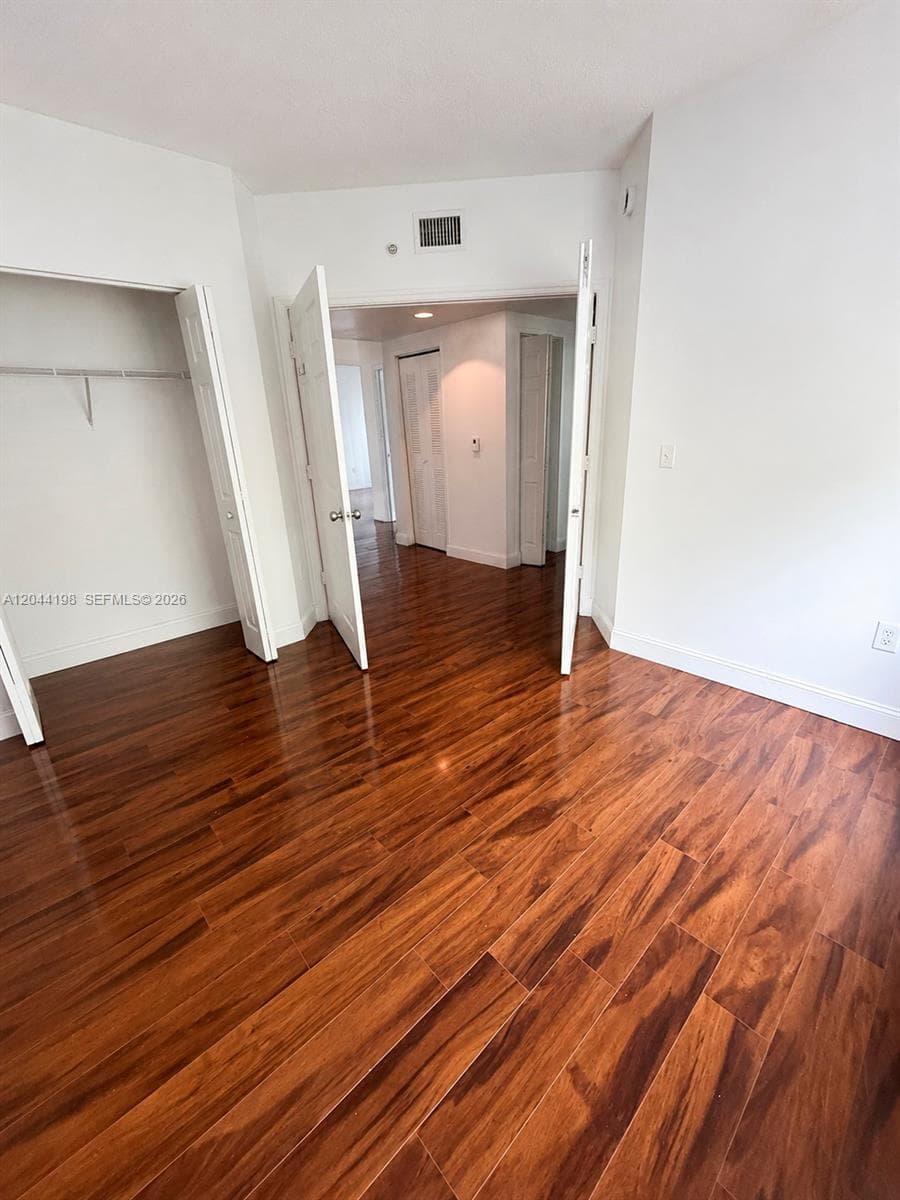 17145 N Bay Rd 4307 photo 21