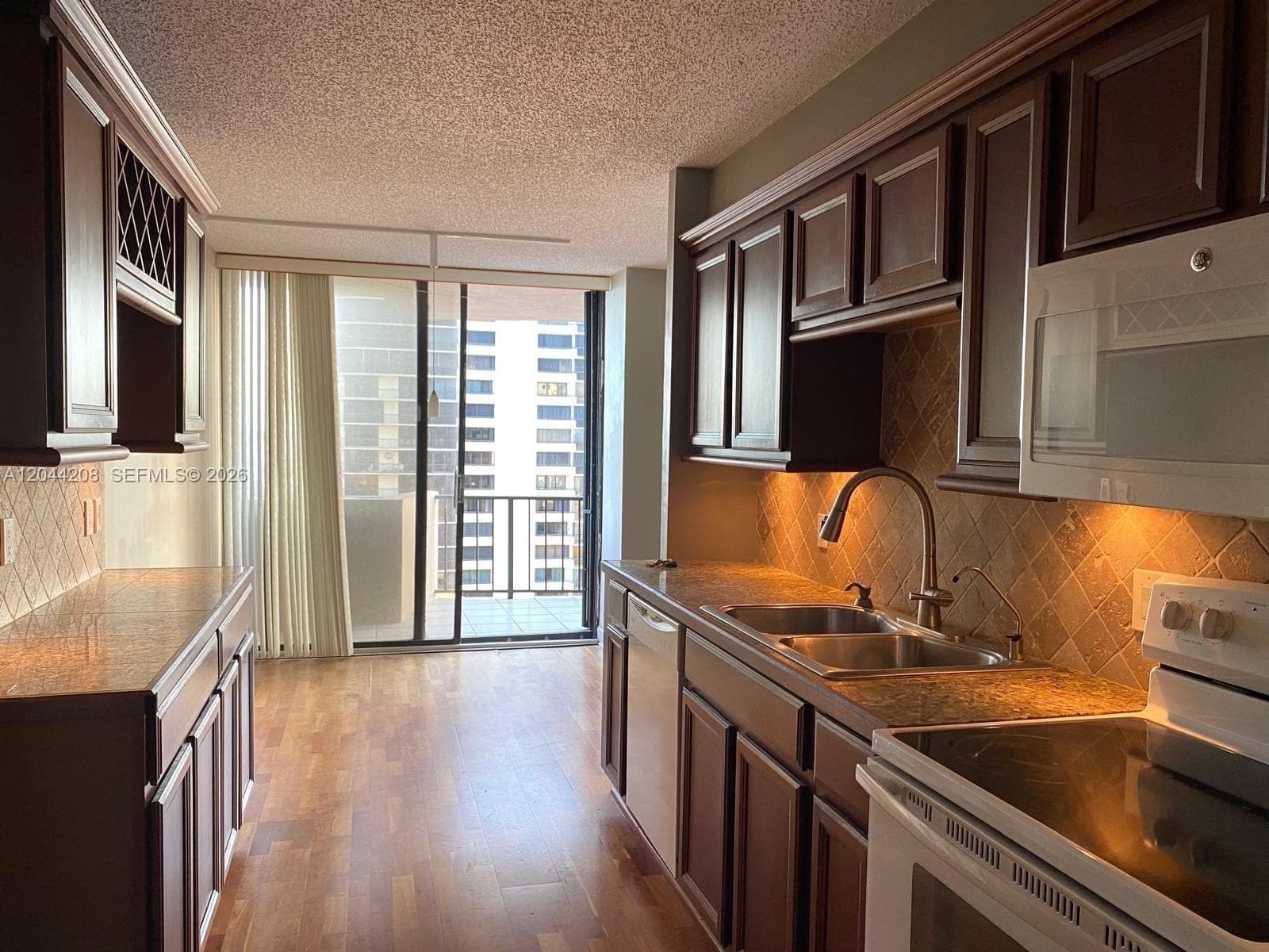 4200 N Ocean Dr 1-1103 photo 6