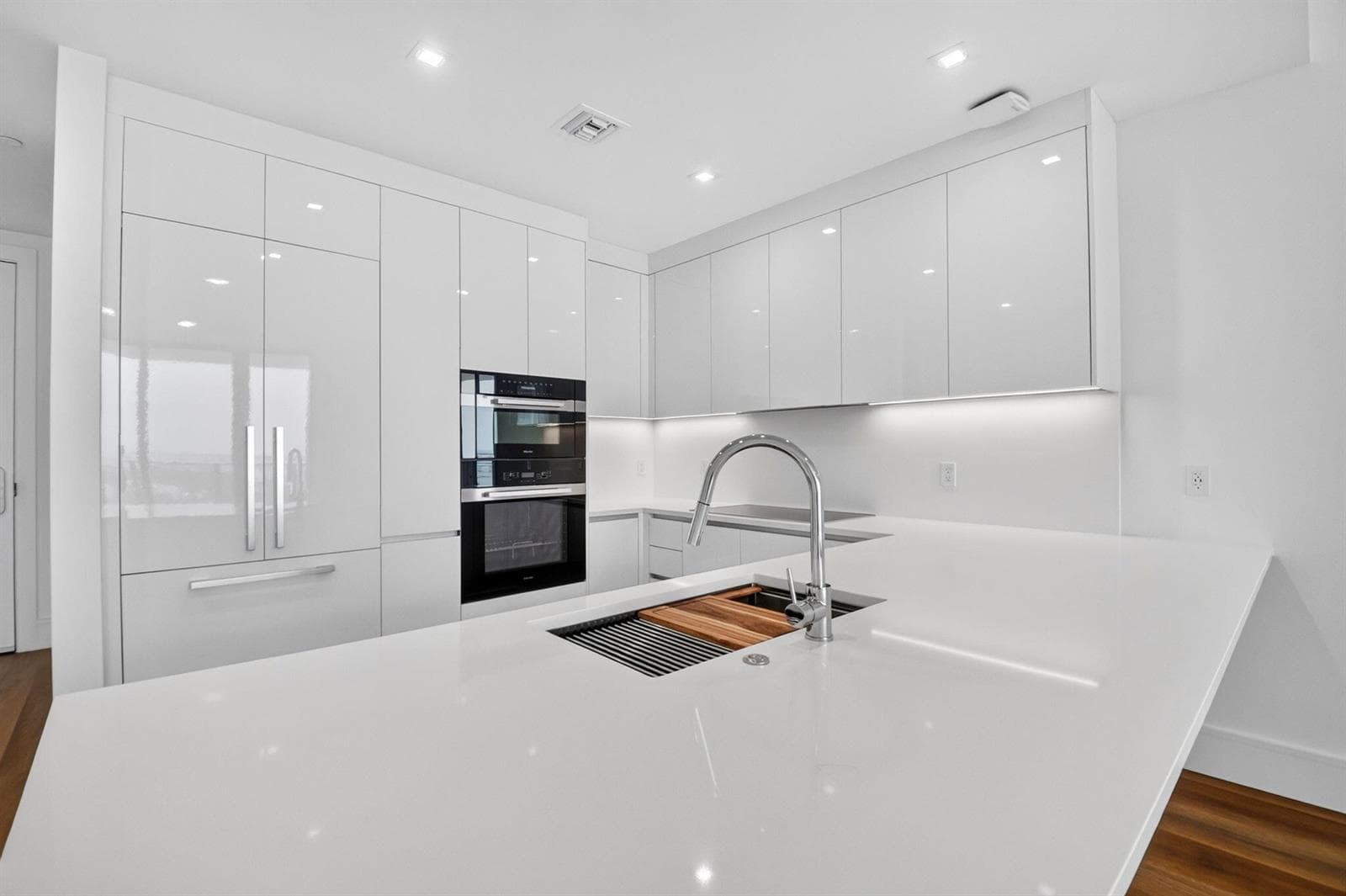 220 Lake Shore Drive 1511 photo 13