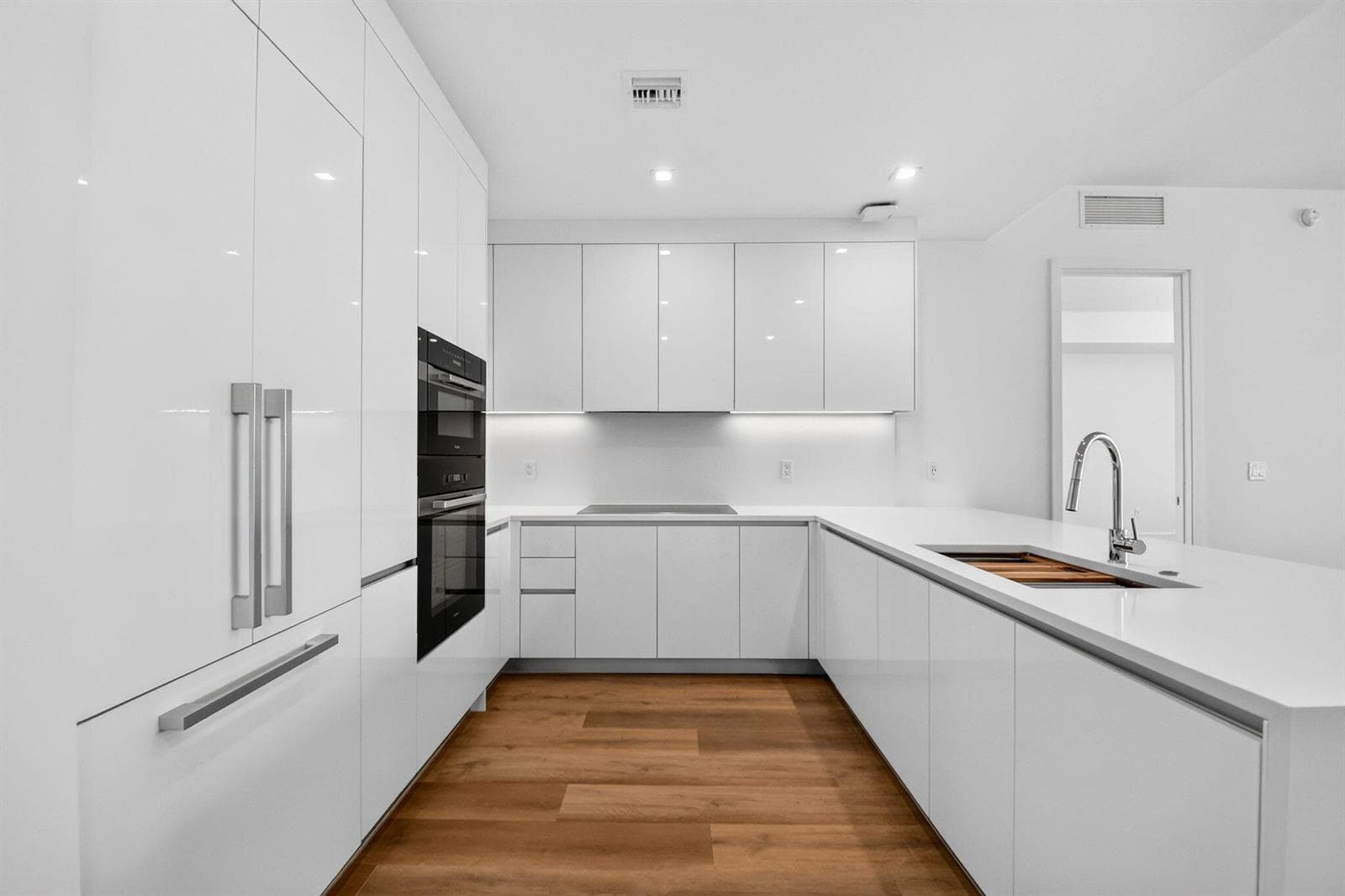 220 Lake Shore Drive 1511 photo 14