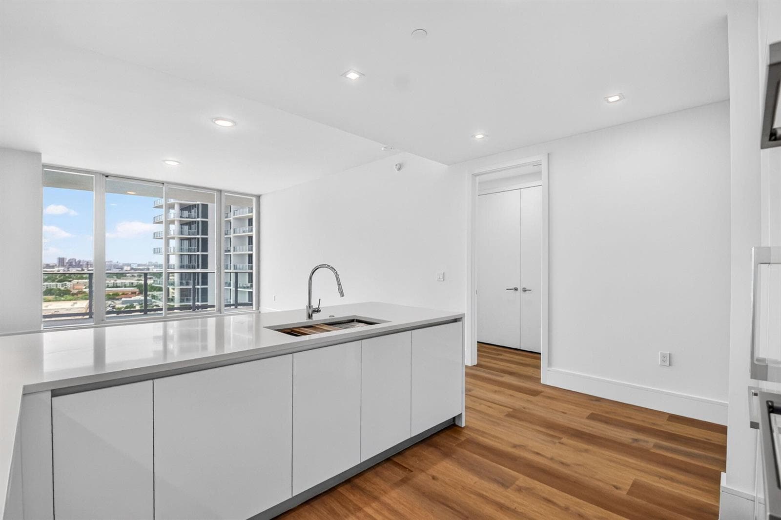 220 Lake Shore Drive 1511 photo 18