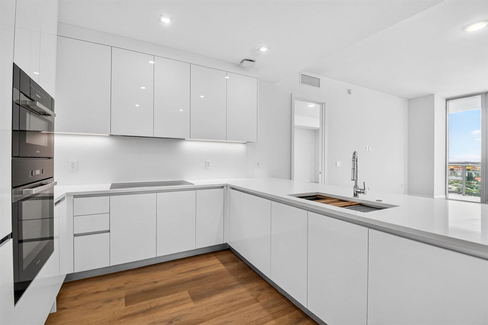 220 Lake Shore Drive 1511 photo 15