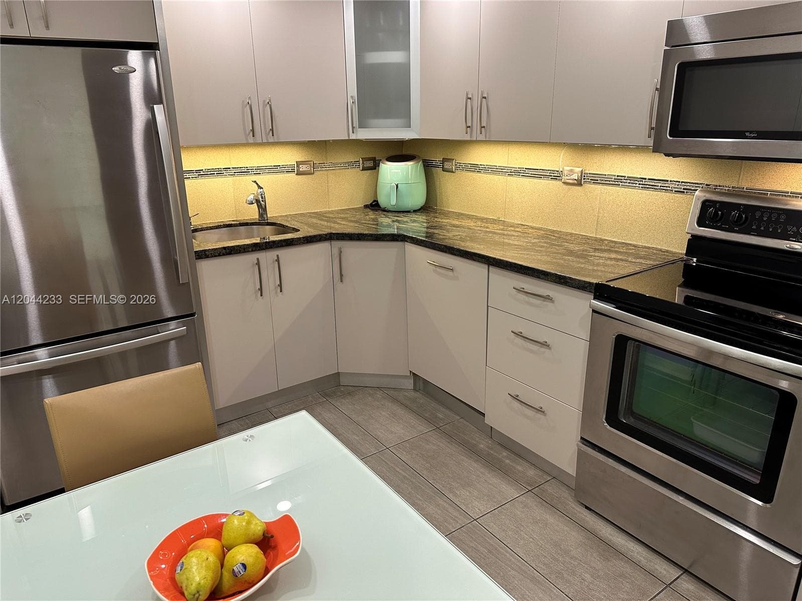 6039 Collins Ave 1205 photo 1