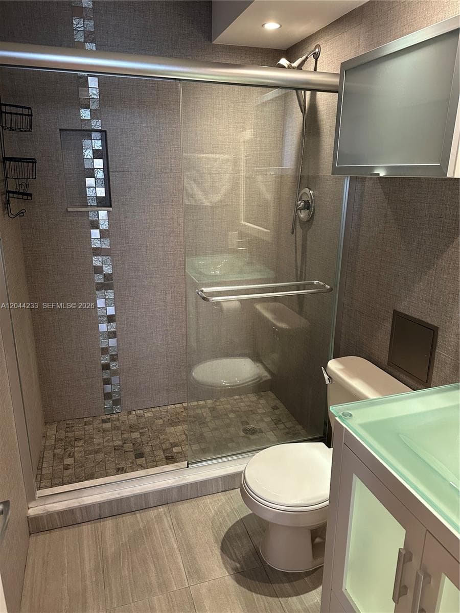 6039 Collins Ave 1205 photo 8
