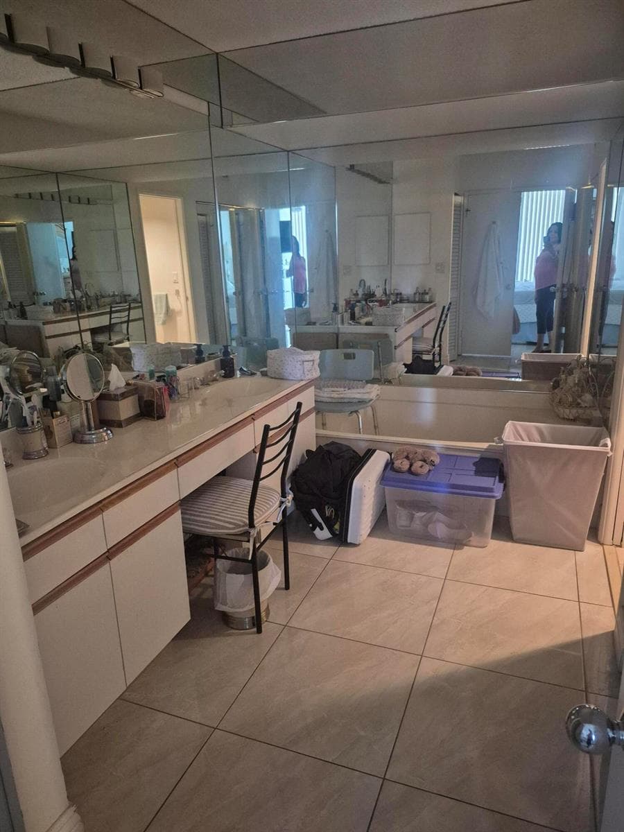 3600 Mystic Pointe Drive 1202 photo 6